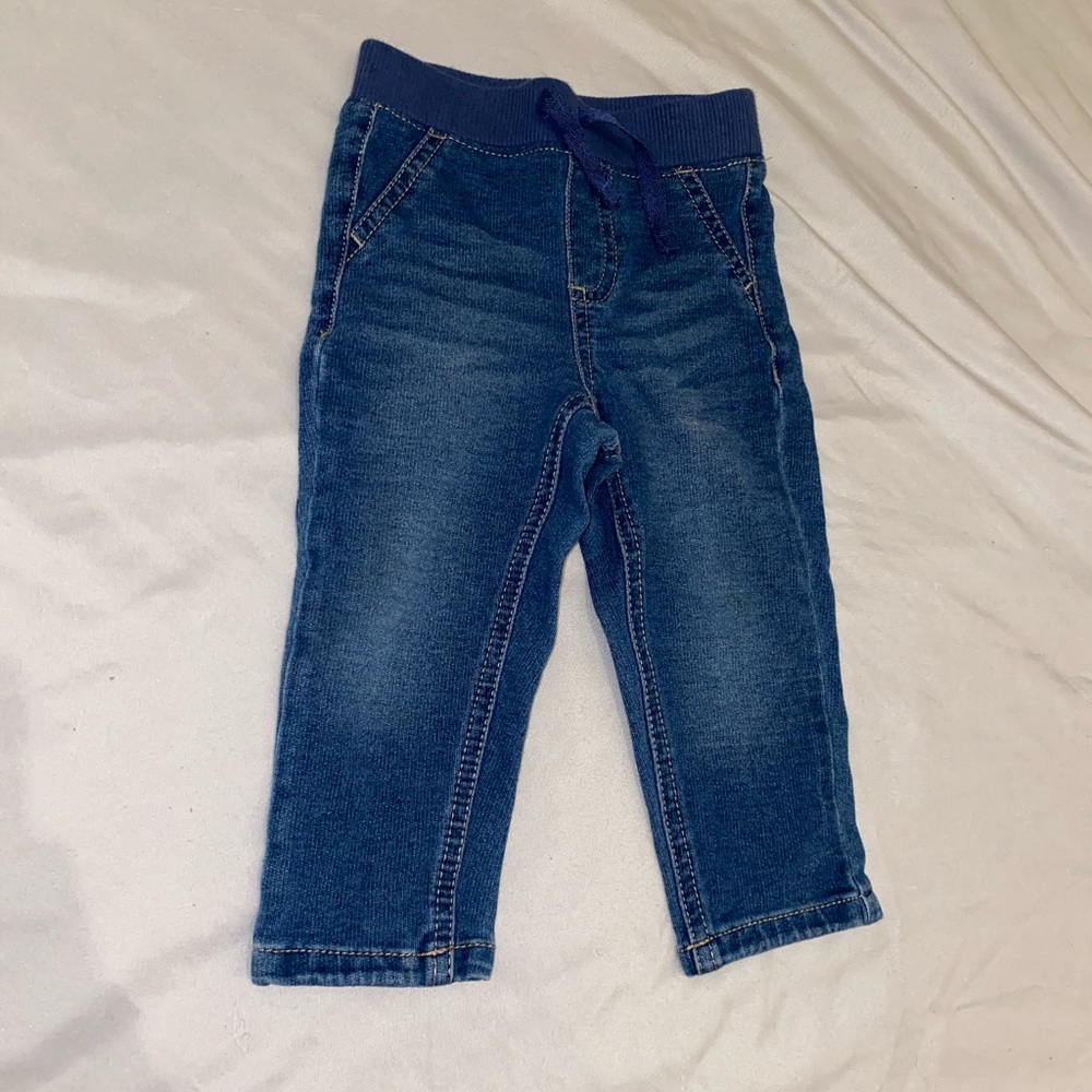 4 pairs of pants size 12 months